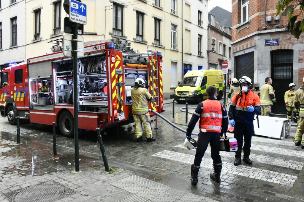Deux blessés suite à un incendie dans les Marolles à Bruxelles (15-11-2021 + photos) Whats286