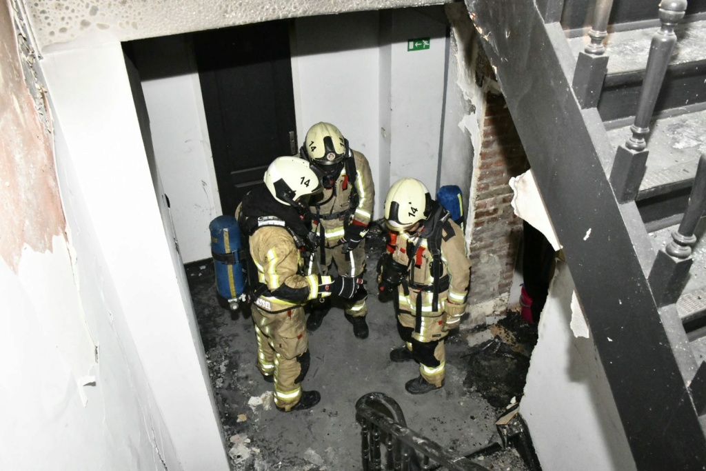 Deux blessés suite à un incendie dans les Marolles à Bruxelles (15-11-2021 + photos) Whats289