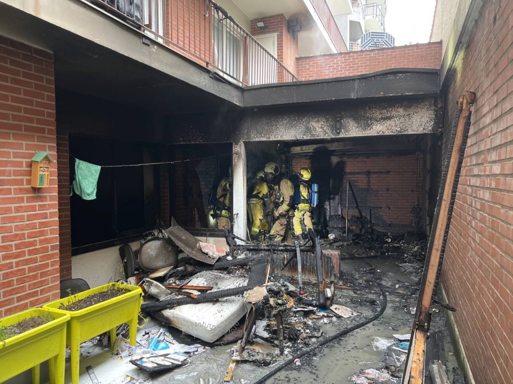 Incendie dans la conciergerie d’un bloc d’appartements à Ganshoren (23-11-2021 + photos) Whats316