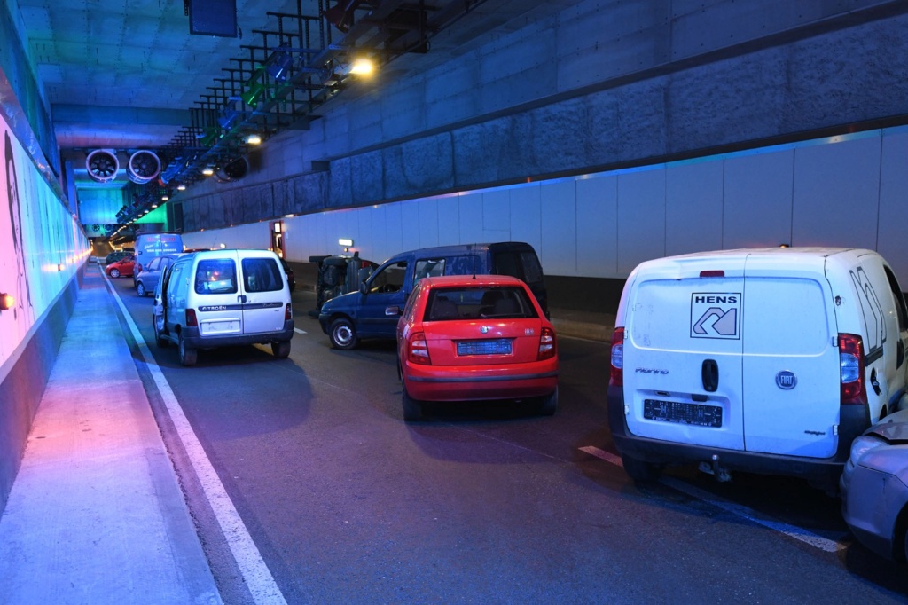 Bruxelles : exercice dans le tunnel Annie Cordy (14-04-2022 + photos & vidéos) Whats680