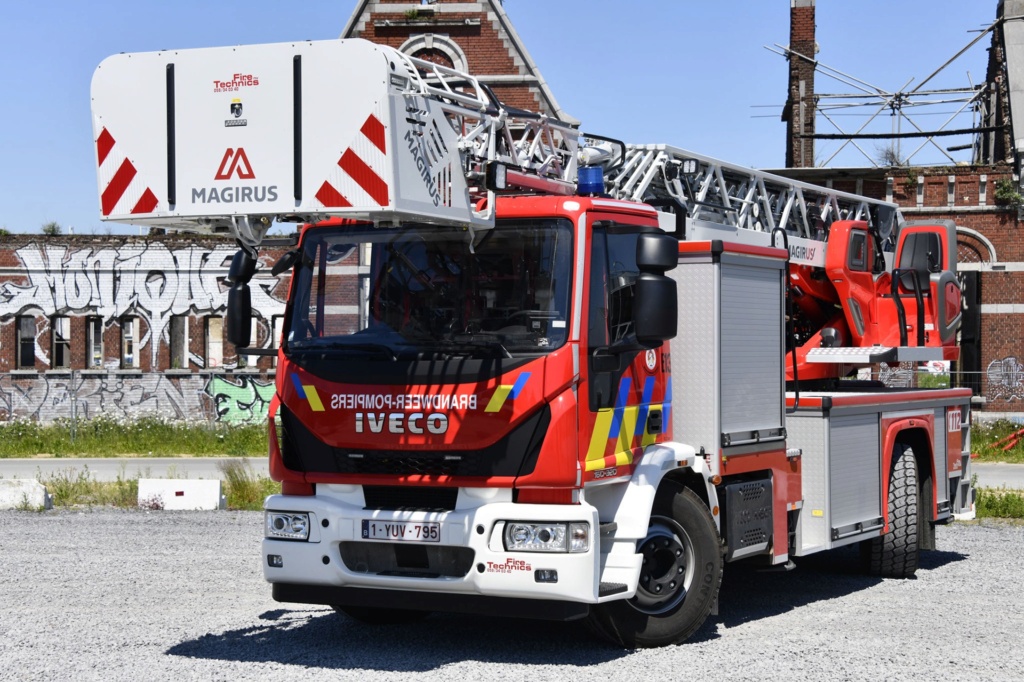 Nouveau matériel roulant pour les Pompiers de Bruxelles Whatsa63