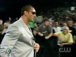 Batista et sur le ring avec une annonce de GM 17610
