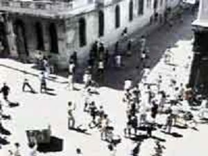 EN EL ANIVERSARIO 15 DEL MALECONAZO: REBELION EN EL MALECON HABANERO EL 5 DE AGOSTO DE 1994 - Página 3 Rebeli10