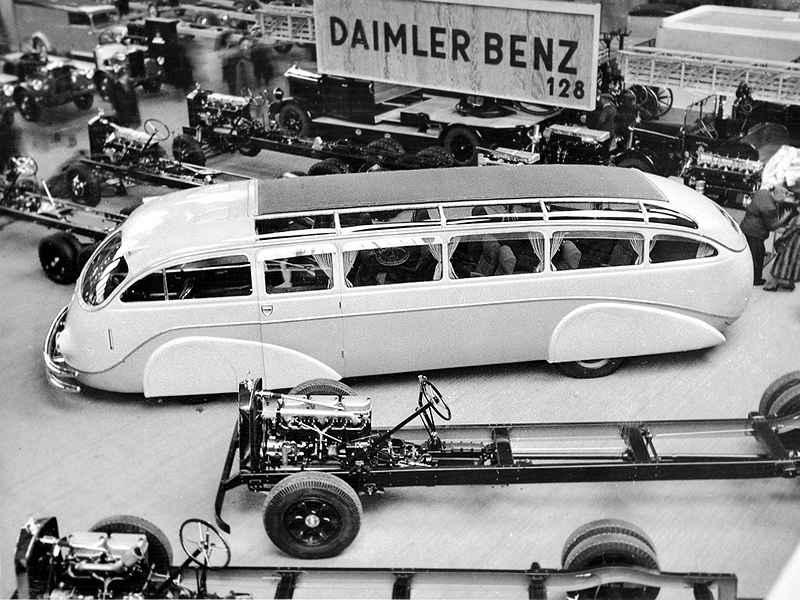 photos  noir et blanc  chaine de montage old mercedes benz - Page 2 D5b49011