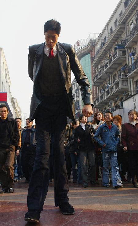 اطول رجل وامرأة في العالم 08ca1511
