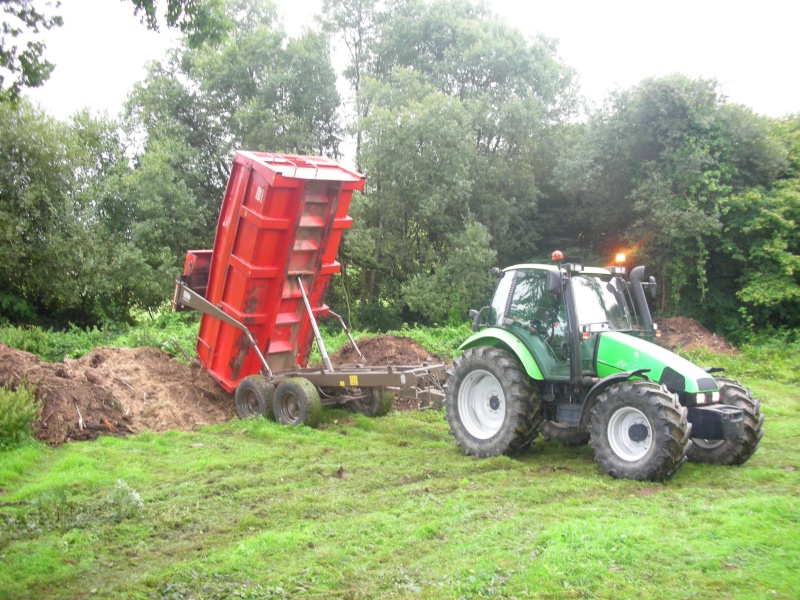 TRACTEURS DANS LE TP Dscn0510