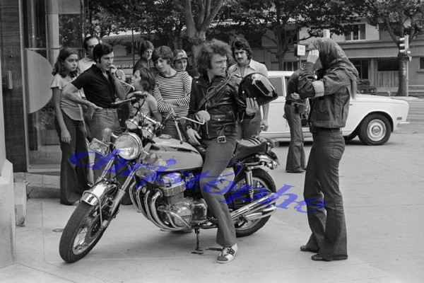 Johnny et les motos Copie_15