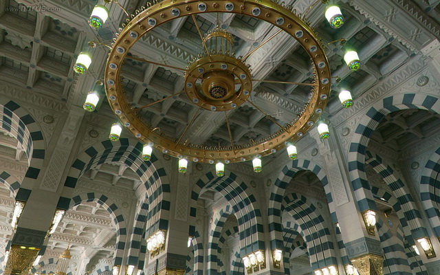 شاهد مسجد النبى الكريم من الداخل من جميع الزوايا وكأنك بداخله A6da3e10