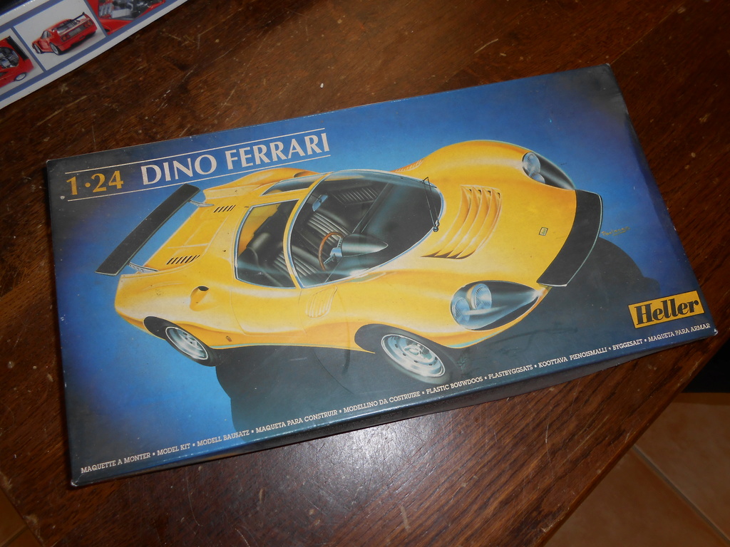Une Dino Heller et une 911 Flat Nose Monogram Dscn7413
