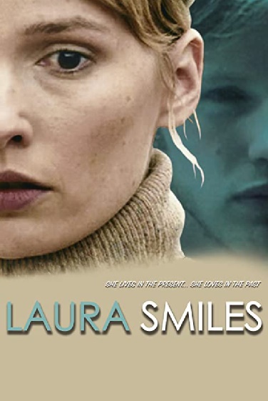 Laura mosolyog - Laura Smiles Lauram10