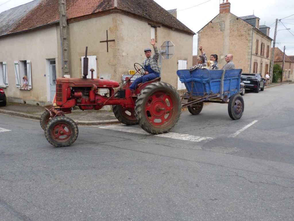 Les Tracteurs de Clem - Page 12 42665410