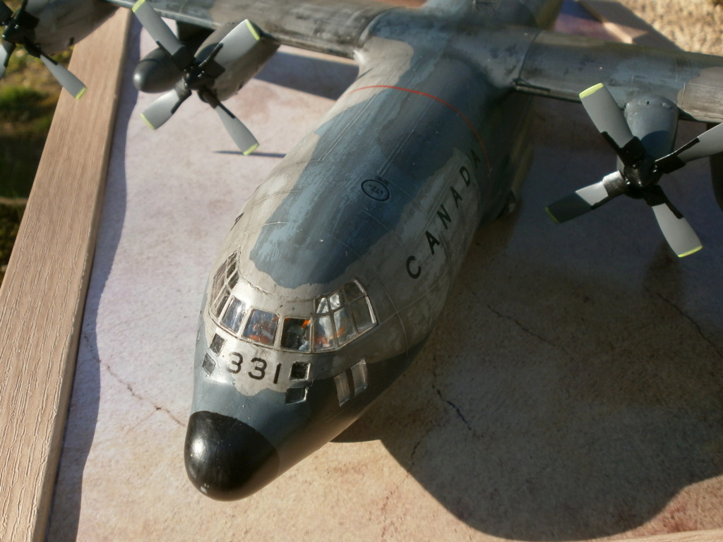 [Italeri] Lockheed C 130 H Hercules - Terminé - Page 3 4711