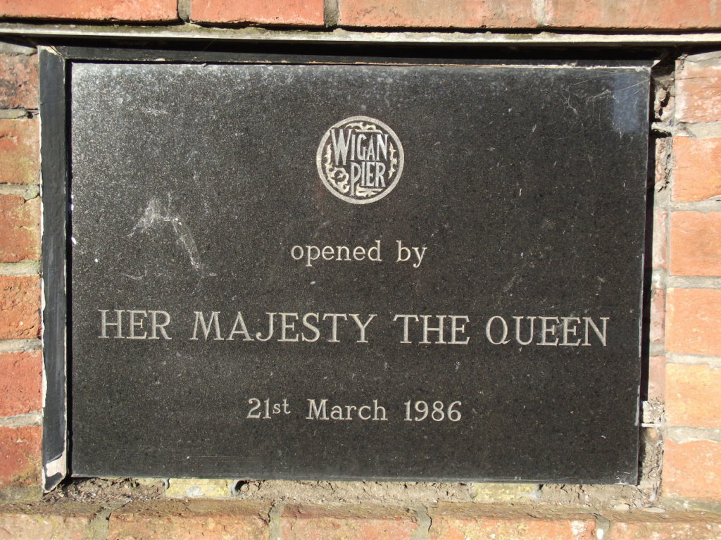 The Queen opening Wigan Pier 29527d10