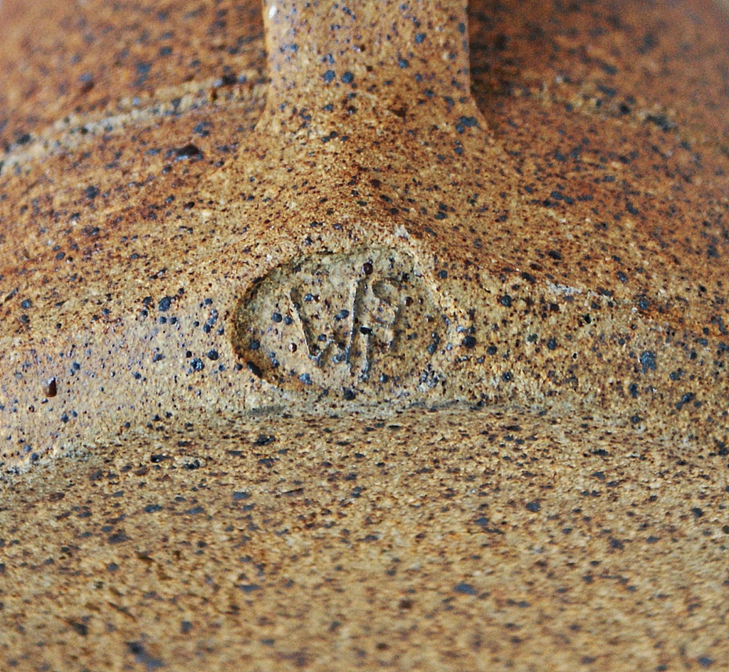 stoneware jug Wsp mark - Washington Studio Pottery - Lindisfarne Dsc02411