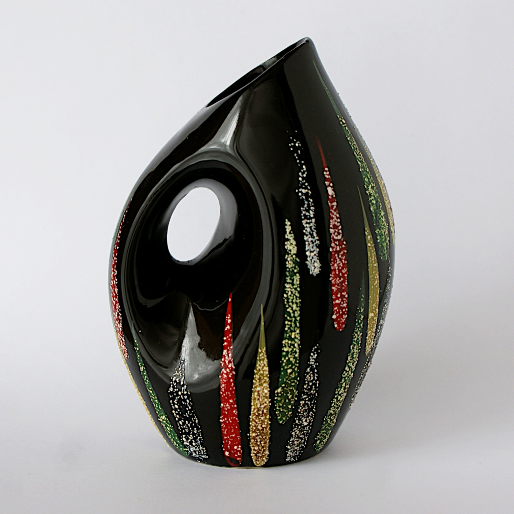 British Retro Pottery Vase//Bottle Dsc05422