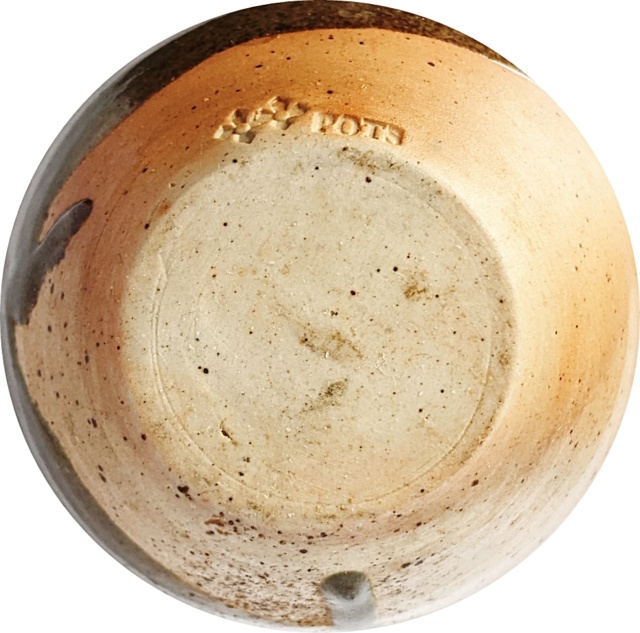 Bud Vase, Pots Pottery, cross mark - Will & Barbara Pots, Hayle, Cornwall Pxl_2207