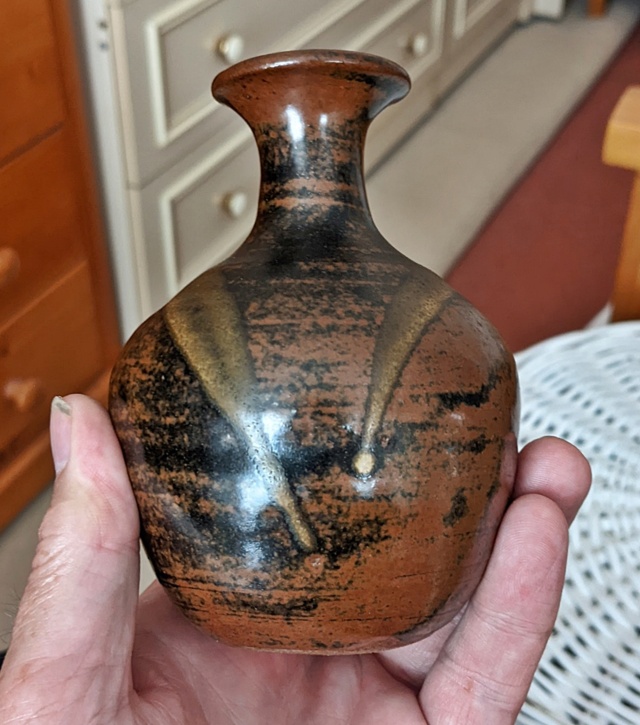 Pottery Vase ID, MC mark - Margaret Crump  Pxl_2247