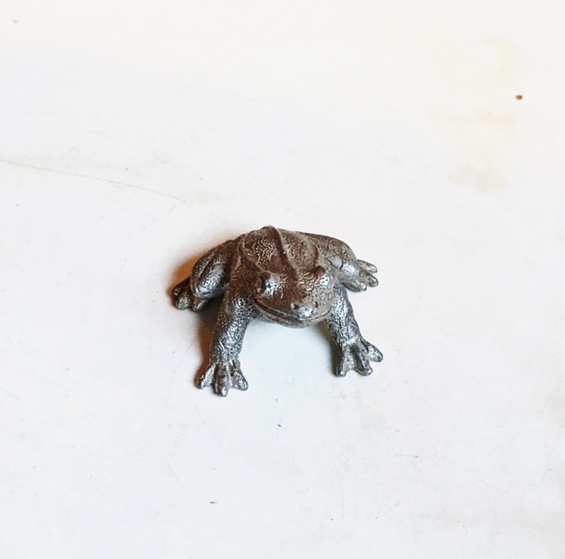 Silver Metal Toad/Frog B Stamp. Pxl_2301