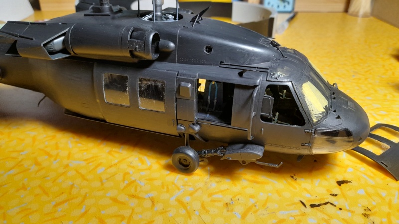 [ITALERI] SIKORSKY UH-60 A/L BLACK HAWK 1/35ème Réf 6430 - Page 3 001112