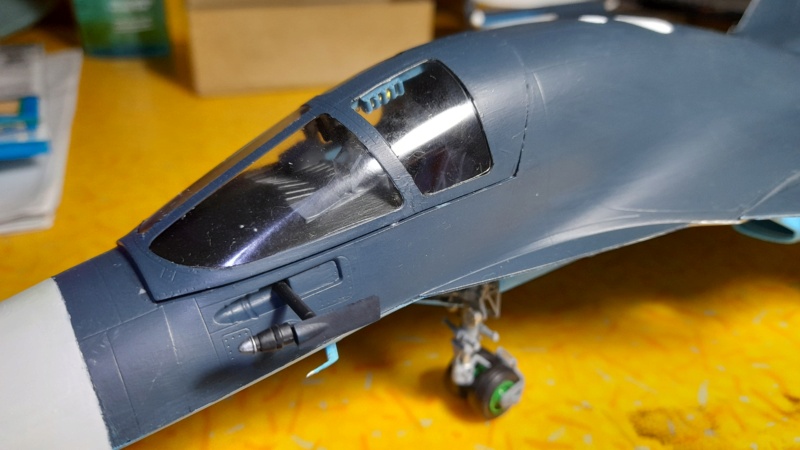 [HOBBY BOSS]  SOUKHOÏ SU-34 FULLBACH bombardier tactique Réf 81756  - Page 2 01768