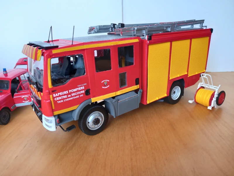 RENAULT ESTAFETTE Pompier de TAIN L'HERMITAGE  Réf 80742 01825