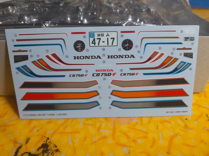 [TAMIYA] HONDA CB 750 F Réf 14006 02123