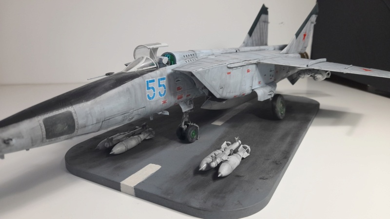 [ICM] MIKOYAN-GOUREVITCH MiG 25 RB Réf 48902 - Page 2 02338