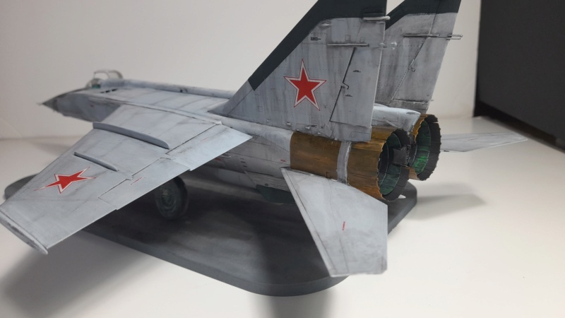 [ICM] MIKOYAN-GOUREVITCH MiG 25 RB Réf 48902 - Page 2 02733