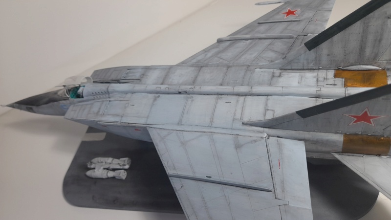 [ICM] MIKOYAN-GOUREVITCH MiG 25 RB Réf 48902 - Page 2 02833