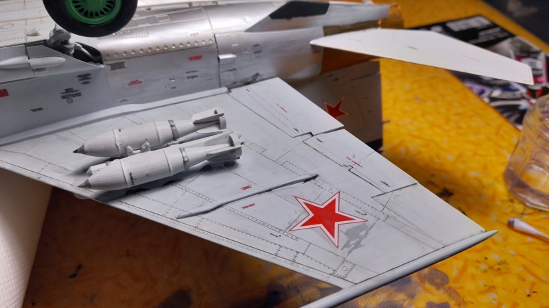 [ICM] MIKOYAN-GOUREVITCH MiG 25 RB Réf 48902 - Page 2 05313