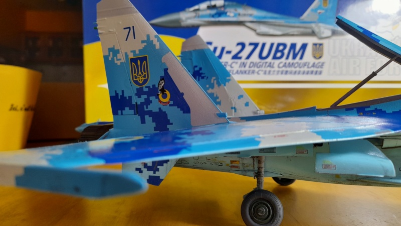 [GWH]  SOUKHOÏ Su 27 UBM FLANKER C  UKRAINIAN AIR FORCE Réf S4817 - Page 6 05315