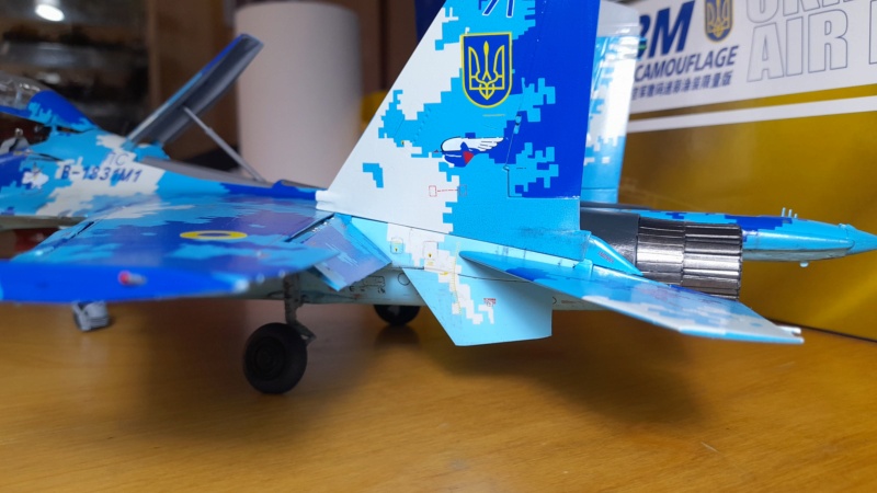 [GWH]  SOUKHOÏ Su 27 UBM FLANKER C  UKRAINIAN AIR FORCE Réf S4817 - Page 6 06414