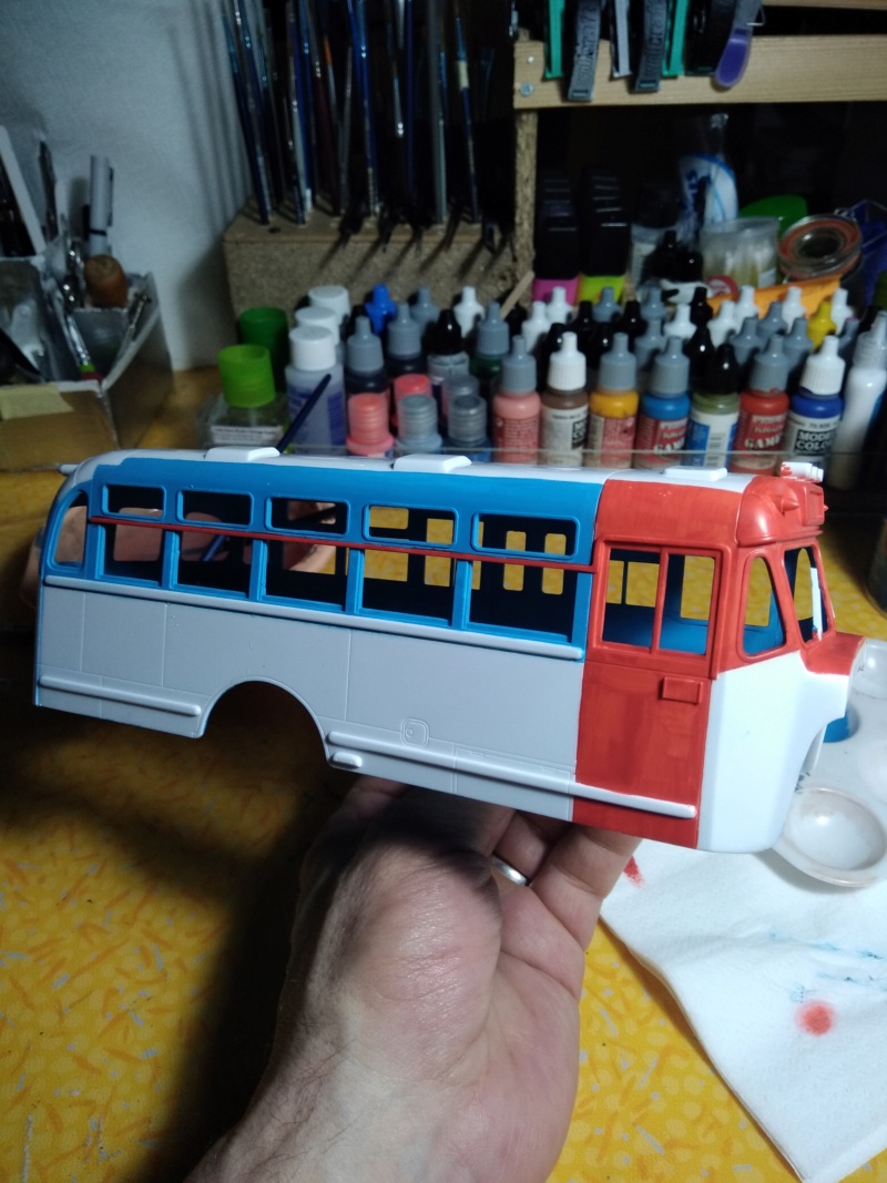 [ARII] ISUZU BDX 30 BONNET BUS 1/32ème Réf 41032-2400 17310