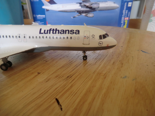 A 320 Revell 1/144 "Lufthansa" - Page 2 A320_r34