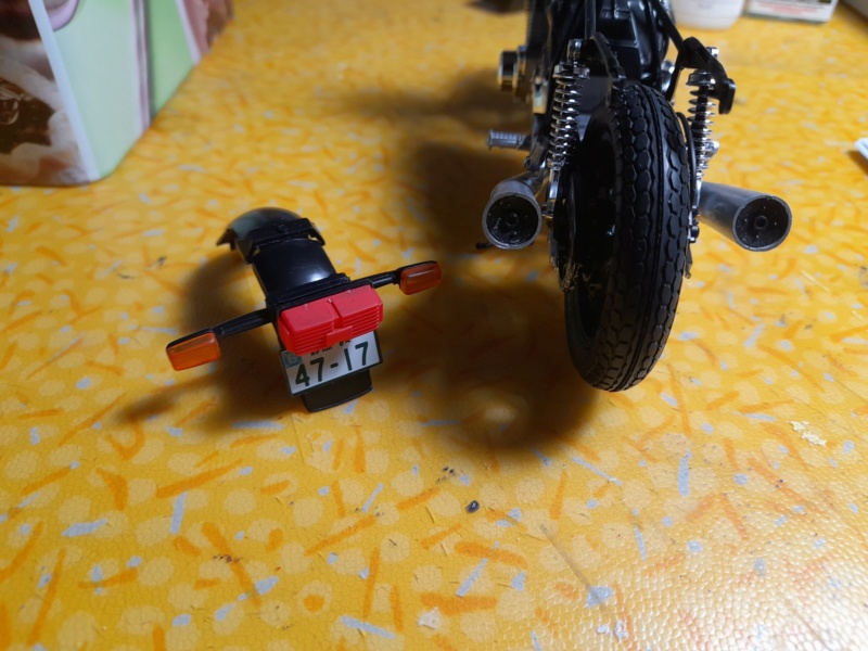 [TAMIYA] HONDA CB 750 F 1/12ème Réf 14006 - Page 2 Cb750f53