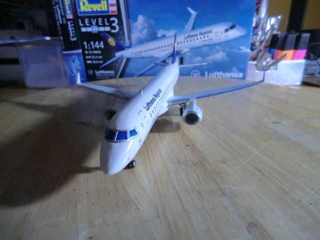 EMBRAER 190 lufthansa 1/144 pour KIKOU-AIRPORT - Page 2 Embrae69