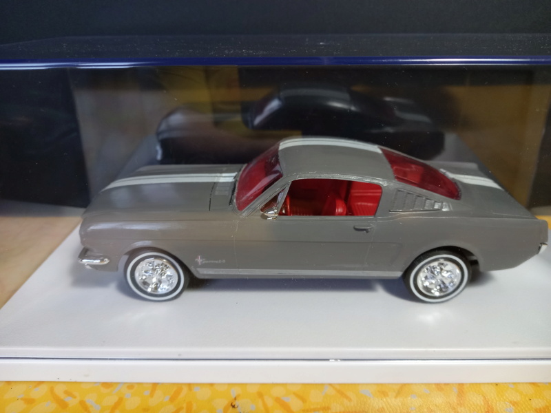 [REVELL] FORD MUSTANG 2+2 Fastback '65 Réf 07065 Ford_151