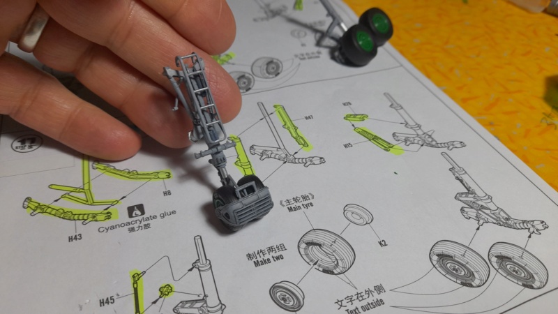 [HOBBY BOSS]  SOUKHOÏ SU-34 FULLBACH bombardier tactique Réf 81756  - Page 2 Gh_01010