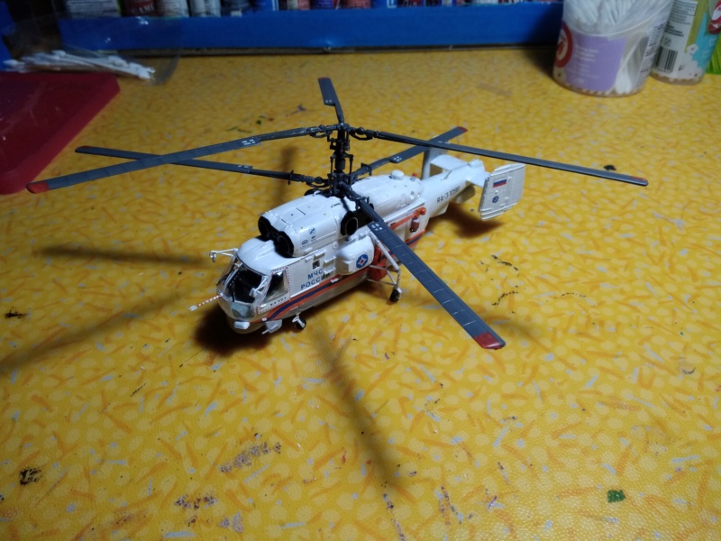 [ZVEZDA] Russian Rescue Hélicopter KAMOV  Ka-27 HELIX 1/72ème Réf 7247 Montage - Page 2 Ka-27437