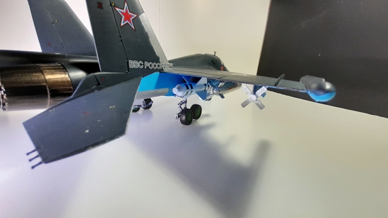 [HOBBY BOSS]  SOUKHOÏ SU-34 FULLBACH bombardier tactique Réf 81756  - Page 3 Lop_0115