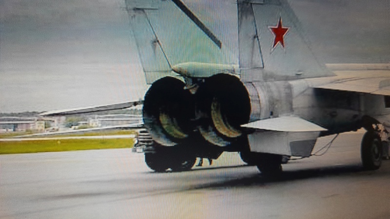 [ICM] MIKOYAN-GOUREVITCH MiG 25 RB Réf 48902 Mig_2572