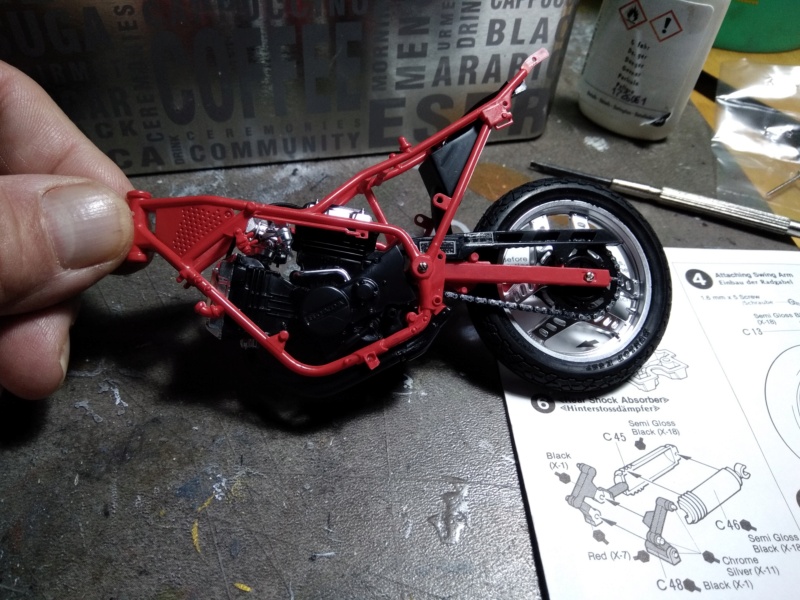 [TAMIYA] HONDA VT 250  1/12ème Réf 14030 Moto_h34