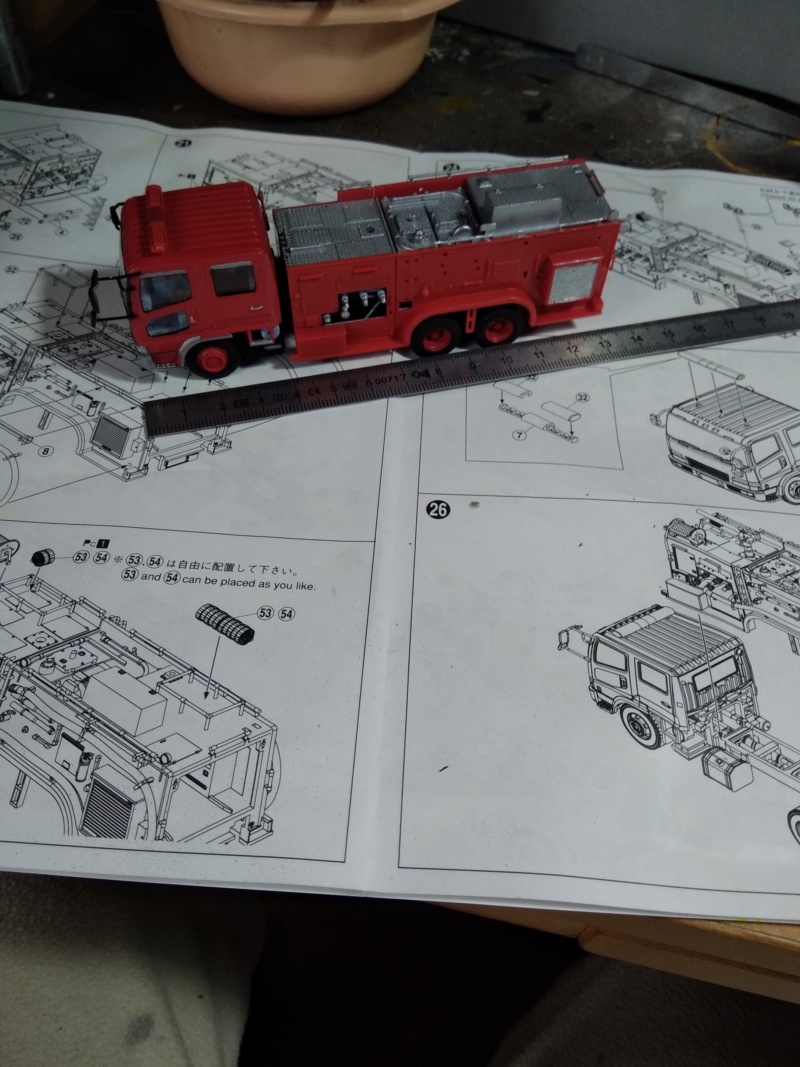 [AOSHIMA] Camion de Pompier produit retardant service d OSAKA 1/72ème Réf 012062 P_05710