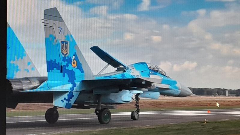 [GWH]  SOUKHOÏ Su 27 UBM FLANKER C  UKRAINIAN AIR FORCE Réf S4817 - Page 2 Su-27195