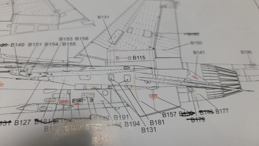 [GWH]  SOUKHOÏ Su 27 UBM FLANKER C  UKRAINIAN AIR FORCE Réf S4817 - Page 5 Su-27281