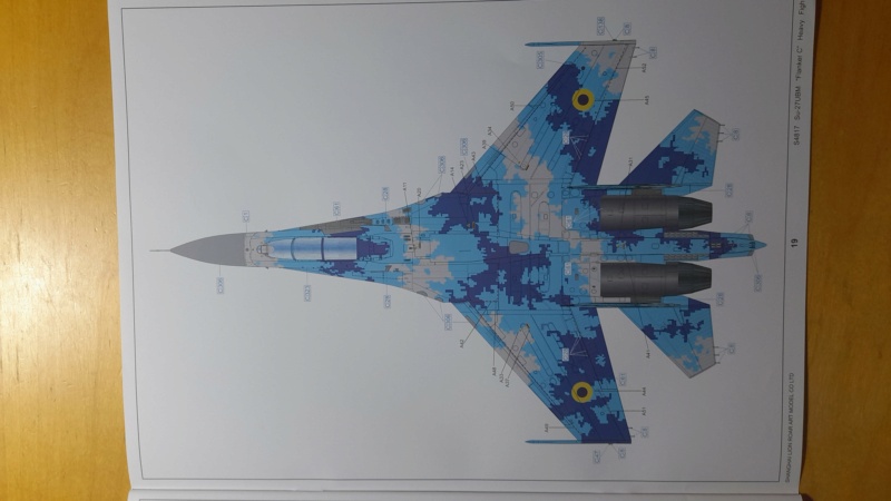 [GWH] SOUKHOÏ Su-27 UBM Flanker C UKRAINIAN AIR FORCE 1/48ème Réf S4817 Su-27_35