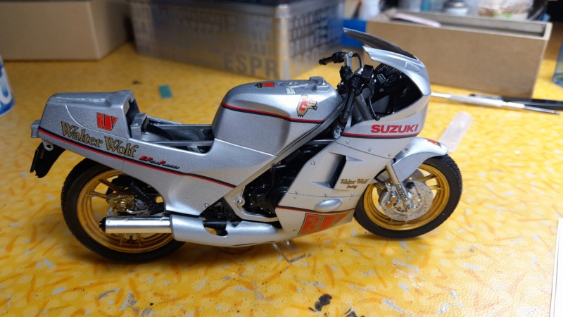 [TAMIYA] SUZUKI RG 250 WALTER WOLF 1/12ème Réf 14053 - Page 2 Suzuki54