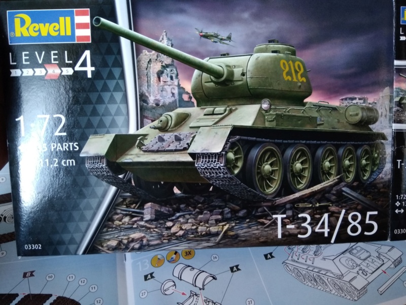 [REVELL] T-34/85 char de combat moyen Réf 03302 Réf 03302 T34_0021