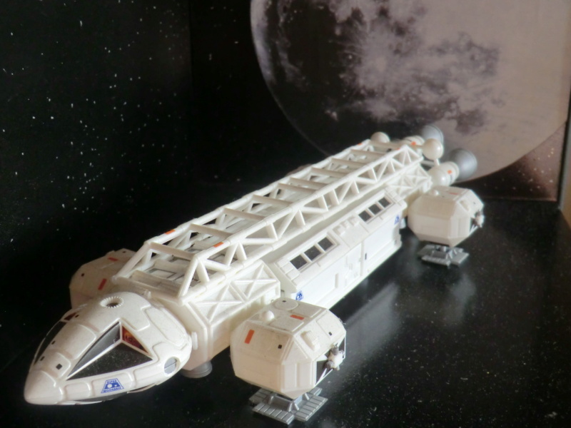 [FUNDIMENSION]  COSMOS : 1999 Transport EAGLE 1 1/96ème Réf 1901 Vitrin57