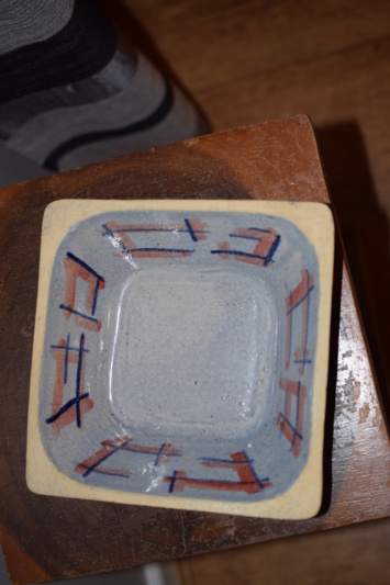 Unknown pottery dish, RD mark - Richard Daniels?  Dsc_0140